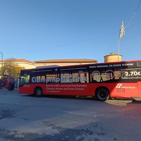 Adriatic Room 50 M Dalla Stazione Ferroviaria Di Ciampino E Dalla Navetta Aeroportuale Ngoại thất bức ảnh