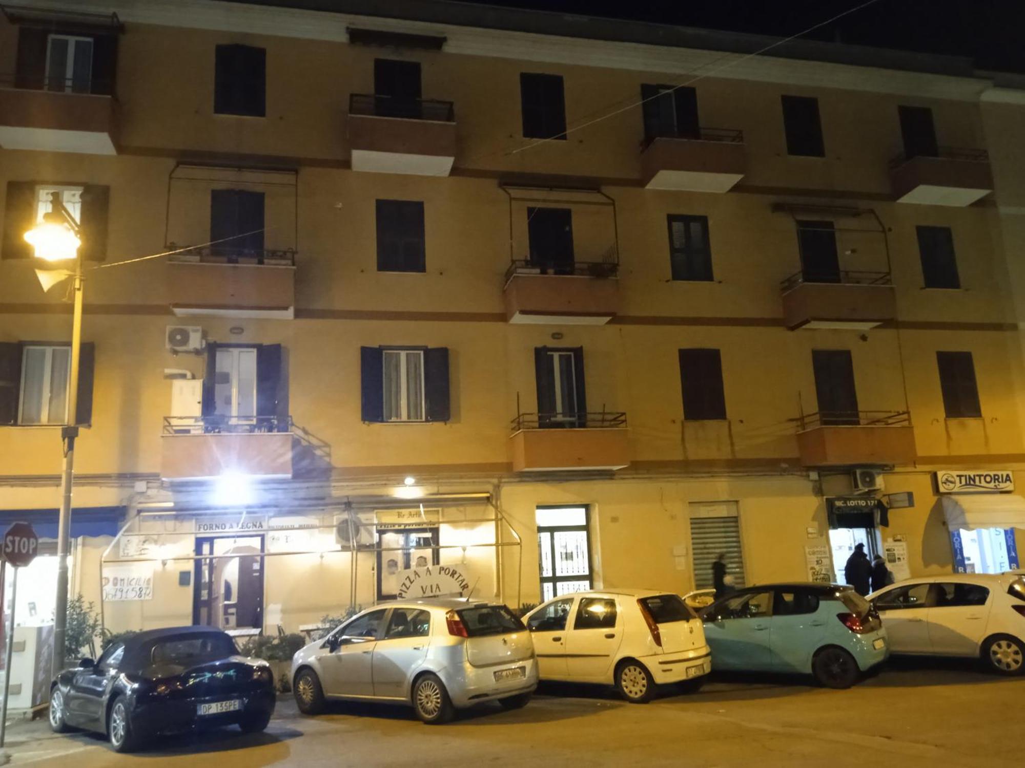 Adriatic Room 50 M Dalla Stazione Ferroviaria Di Ciampino E Dalla Navetta Aeroportuale Ngoại thất bức ảnh