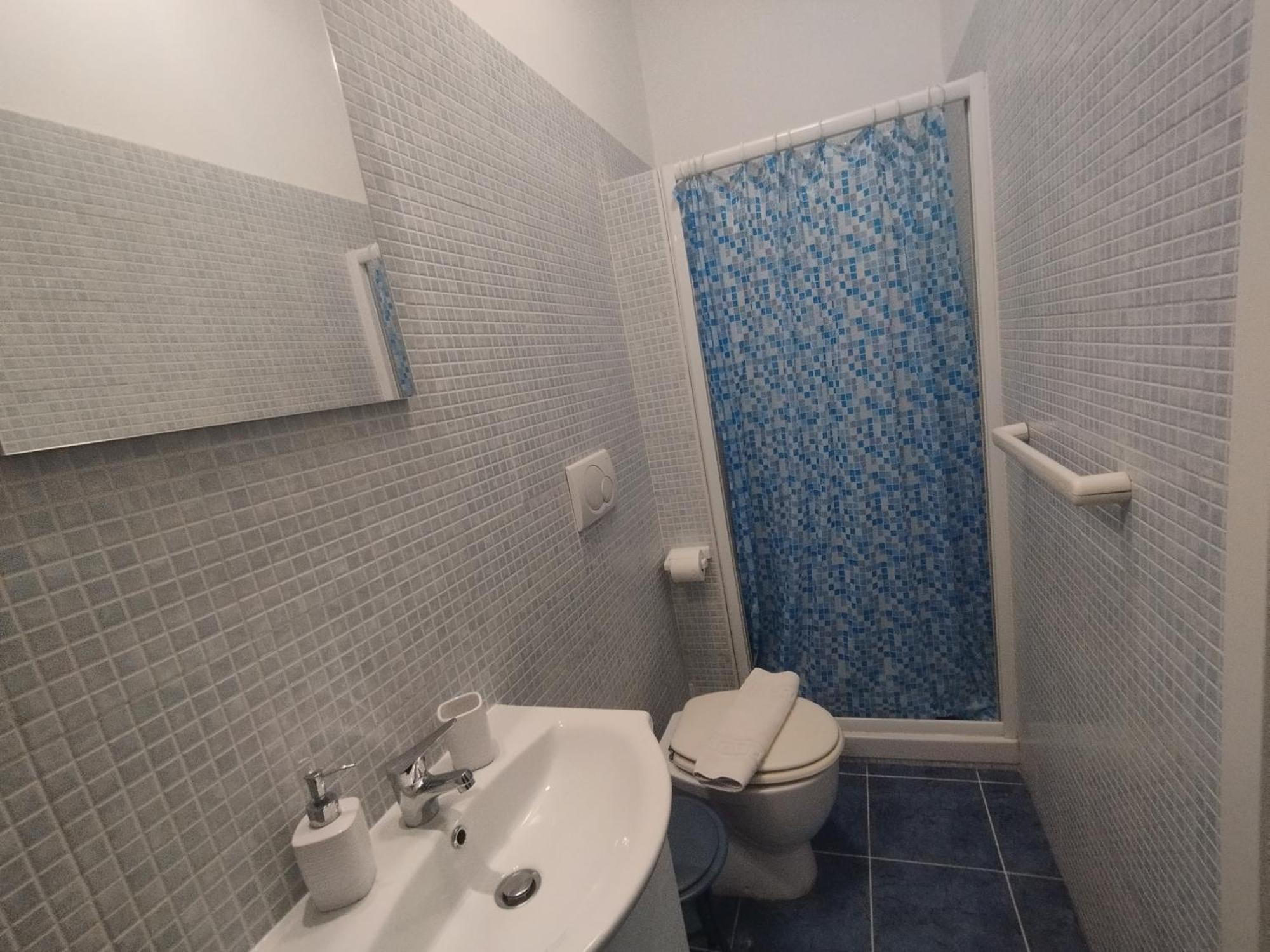 Adriatic Room 50 M Dalla Stazione Ferroviaria Di Ciampino E Dalla Navetta Aeroportuale Ngoại thất bức ảnh