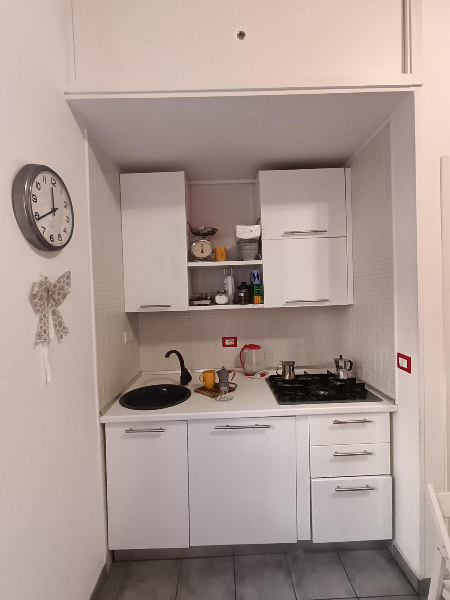 Adriatic Room 50 M Dalla Stazione Ferroviaria Di Ciampino E Dalla Navetta Aeroportuale Ngoại thất bức ảnh